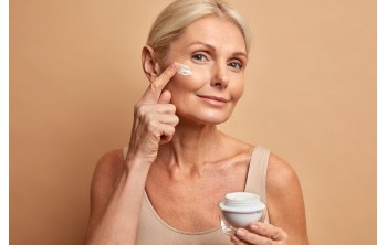 Piele îmbătrânită – care sunt cauzele apariției ei, ce simptome există și cum se poate preveni?