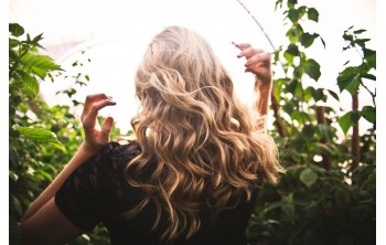 Tipuri de păr și îngrijirea acestuia în funcție de categorie - rutine, sfaturi și greșeli de evitat