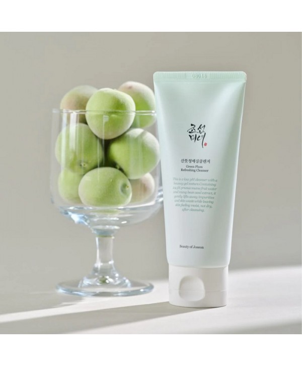 GREEN PLUM REFRESHING CLEANSER